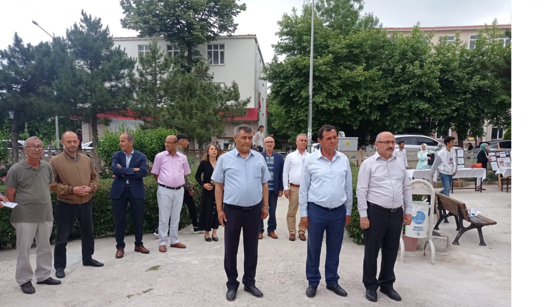 İlçe Milli Eğitim Müdürümüz Ali ERKOL'un katılımıyla Hacı Rafet Gümüş Anadolu İmam Hatip Lisesinin TÜBİTAK bilim şenliği açılışı yapıldı.