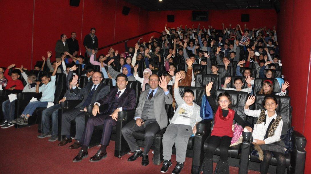 SİNEMAYA GİTMEYEN ÖĞRENCİMİZ KALMASIN...
